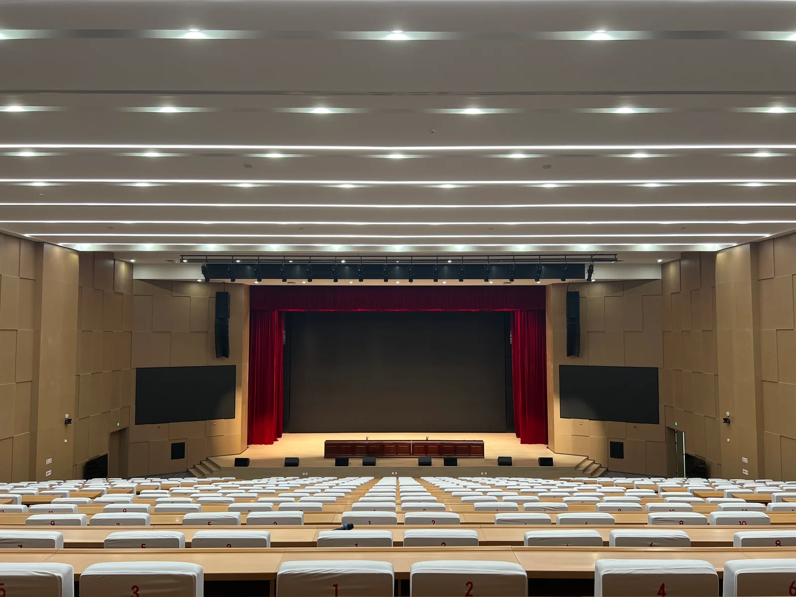 智能报告厅会议室声光电系统场景示意