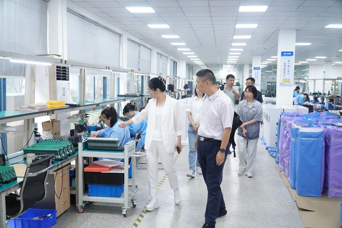 AI赋能 智联如东 | 如东县科技局领导一行莅临中协智能参观交流